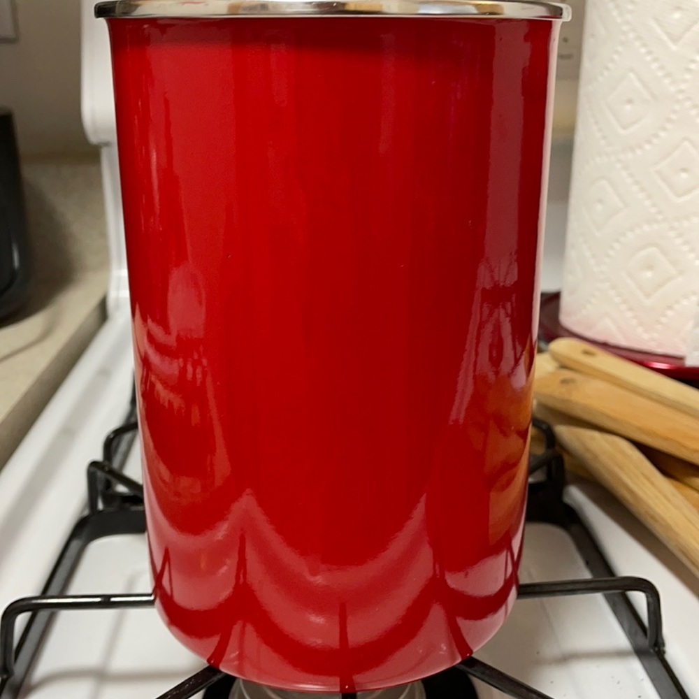 Utensil holder